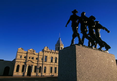 ANZAC Day - Accommodation Cairns 0