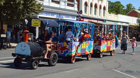Corowa Rotary Federation Festival Parade - Accommodation Cairns 1