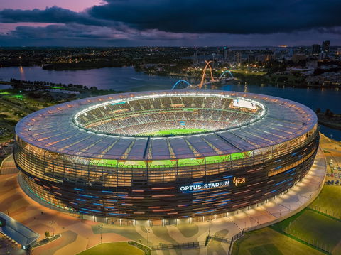 Fremantle Dockers V West Coast Eagles - AFL Round 7 - Accommodation Cairns 2
