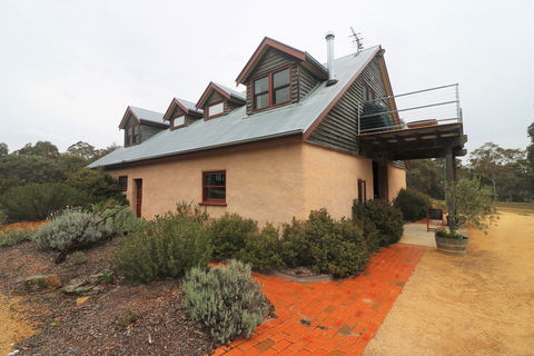 Yarralaw Springs Wines  - Cellar Door Wine Tasting - Accommodation Cairns 2
