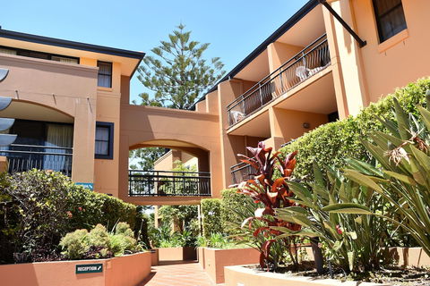 Mermaid Beach Park View Resort - Accommodation Cairns 0