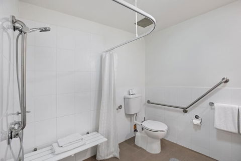 Quest Mawson Lakes - Accommodation Cairns 4