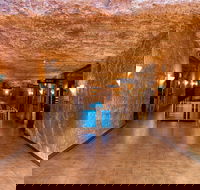 Desert Cave Hotel - Accommodation Cairns