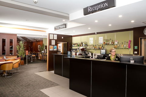 Edgewater Hotel - Accommodation Cairns 0