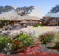 The Standpipe Golf Motor Inn - Accommodation Cairns