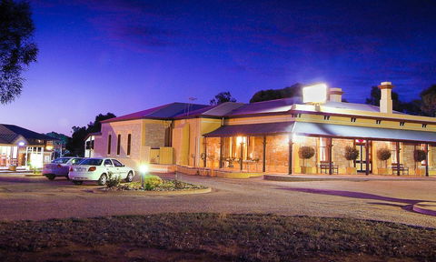 The Standpipe Golf Motor Inn - Accommodation Cairns 1