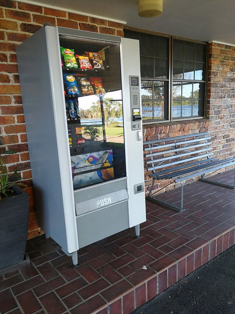 Lakeside Lodge Motel - Accommodation Cairns 4