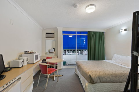 Alexander Motor Inn & Apartments - Accommodation Cairns 5