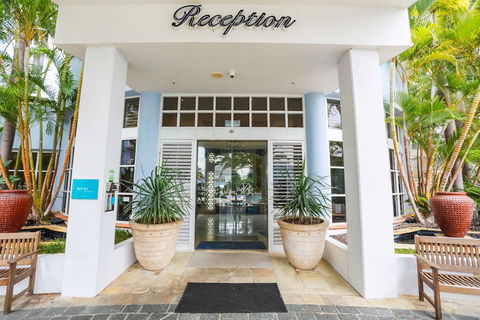 Bel Air On Broadbeach - Accommodation Cairns 0