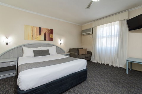 Adelaide Royal Coach - Accommodation Cairns 5