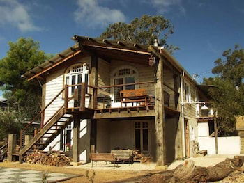 Old Leura Dairy - Accommodation Cairns 0