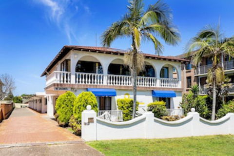 Ocean Breeze Motel - Accommodation Cairns 0