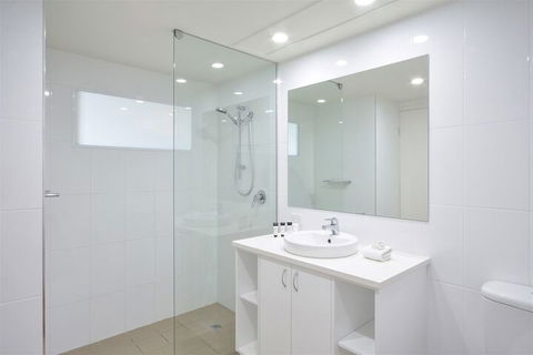 Beach Lodges - Accommodation Cairns 1
