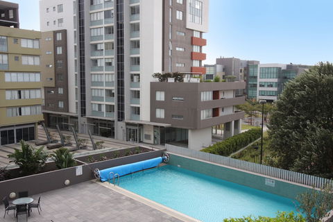 Honeysuckle Executive Apartments - Accommodation Cairns 1
