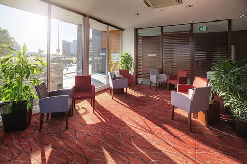 Honeysuckle Executive Apartments - Accommodation Cairns 2
