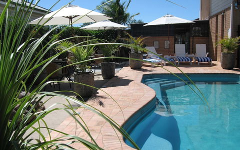 Golden Harvest Motor Inn - Accommodation Cairns 1