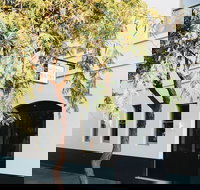 Naughtons Hotel - Accommodation Cairns