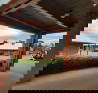 Mud Hut Motel - Accommodation Cairns