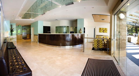 Hyde Park Inn - Accommodation Cairns 2