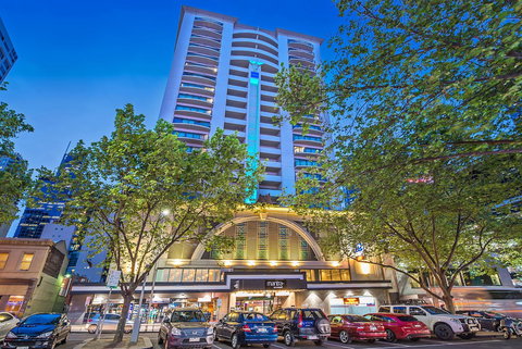 Mantra On Russell - Accommodation Cairns 1