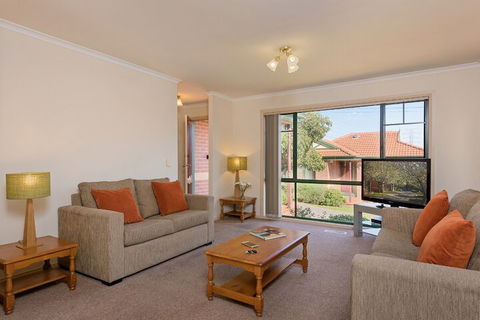 Mount Waverley Townhouses - Accommodation Cairns 5