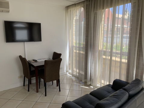 Ensenada Motor Inn And Suites - Accommodation Cairns 5