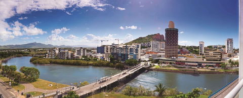 Oaks Townsville Gateway Suites - Accommodation Cairns 1