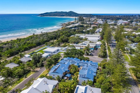 Eco Beach Resort - Accommodation Cairns 1