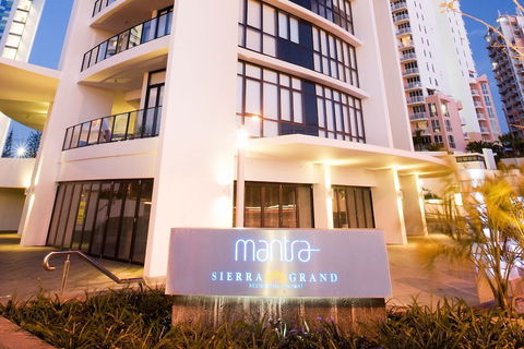 Mantra Sierra Grand - Accommodation Cairns 0