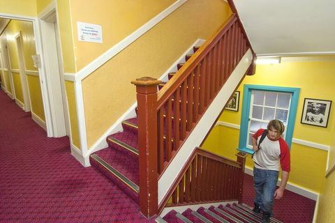 Jolly Swagman Backpackers - Accommodation Cairns 3