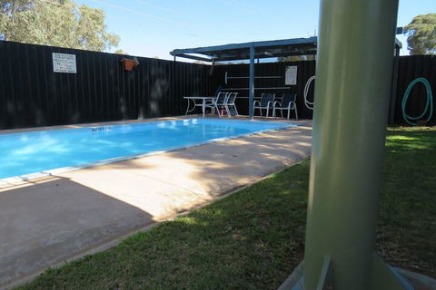 Bishops Lodge Narrandera - Accommodation Cairns 5