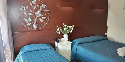 Warwick Motor Inn - Accommodation Cairns 0