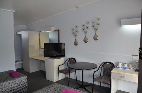 Warwick Motor Inn - Accommodation Cairns 2