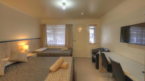 Starline Motor Inn - Accommodation Cairns 2