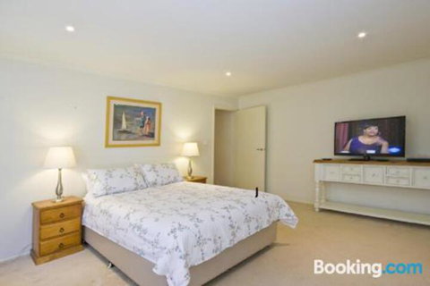 Torquay Retreats Eighteen Beach - Accommodation Cairns 4