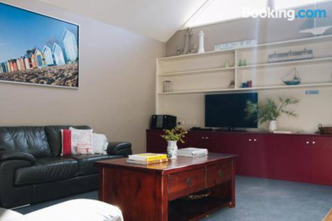 Torquay Retreats Eighteen Beach - Accommodation Cairns 7