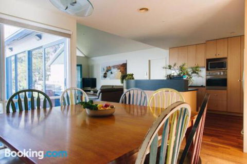 Torquay Retreats Eighteen Beach - Accommodation Cairns 5