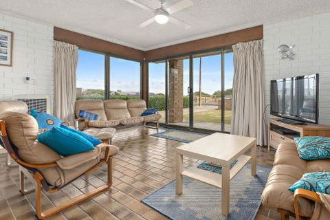 Sun & Surf Aldinga Beach Apartment - Accommodation Cairns 5