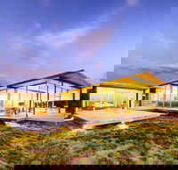 Cloudy Bay Beach House - Accommodation Cairns