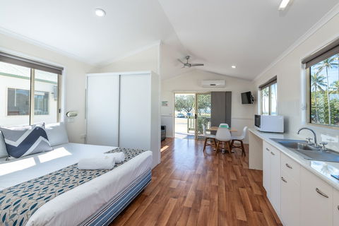 BIG4 Breeze Holiday Parks - Bargara - Accommodation Cairns 5