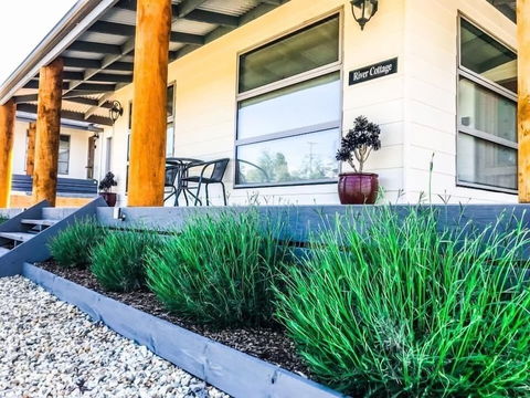 Daysend Cottages - Accommodation Cairns 0