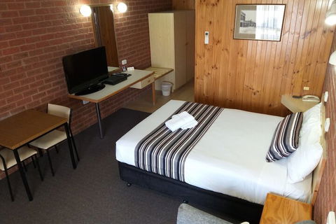 Country Mile Motor Inn - Accommodation Cairns 4