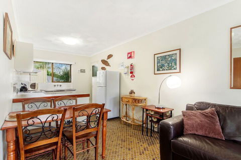 Beachfront Studio & Private Pool - Accommodation Cairns 4