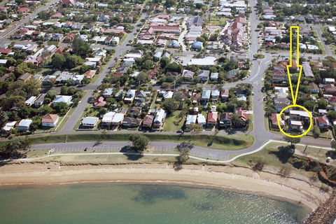 Beachfront Studio & Private Pool - Accommodation Cairns 2