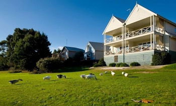 Lakeside Suites 3 - Accommodation Cairns 4