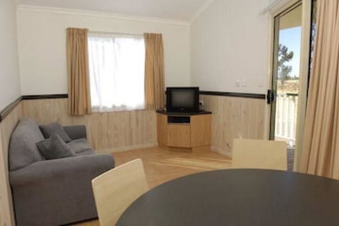 Longreach Tourist Park Caravan Park - Accommodation Cairns 4