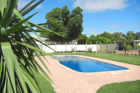 Longreach Tourist Park Caravan Park - Accommodation Cairns 0