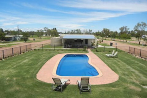 Longreach Tourist Park Caravan Park - Accommodation Cairns 3