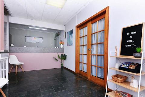 Motel Poinsettia - Accommodation Cairns 3