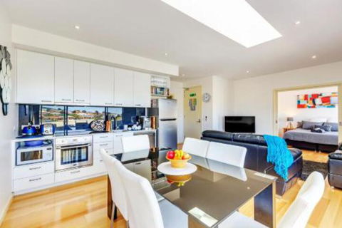 Bellerive Marina View Apartments NO 27 - Accommodation Cairns 0